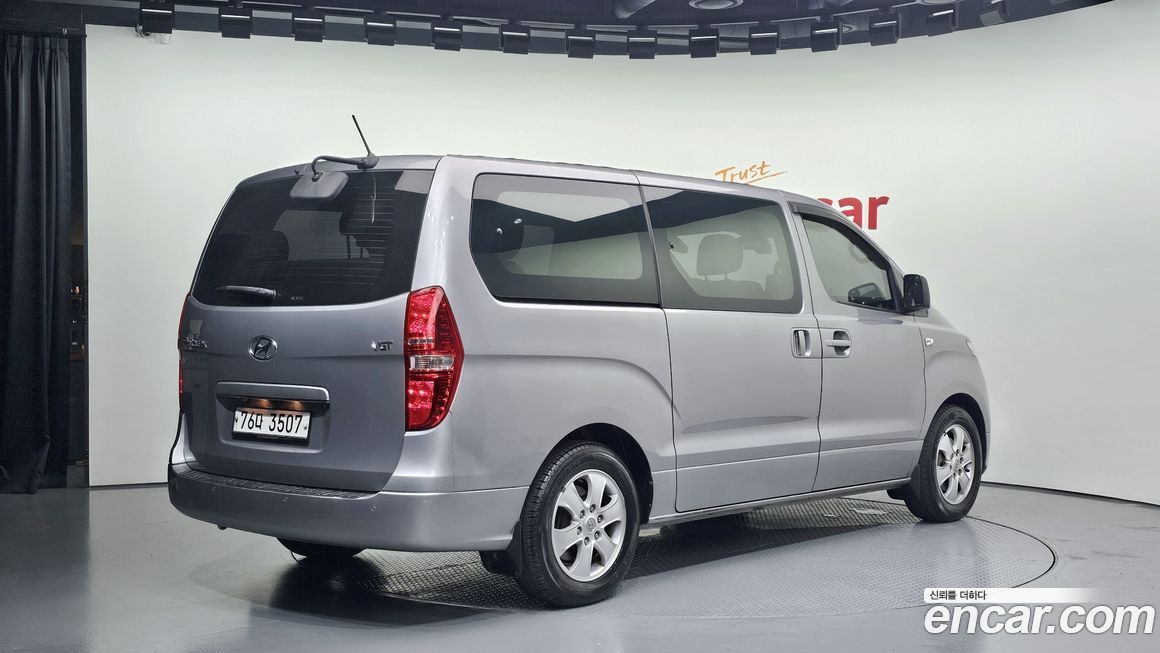Hyundai Starex 2019