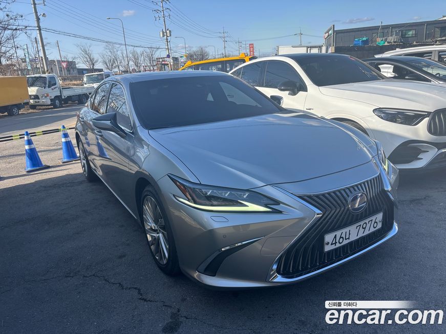 Lexus ES 2019