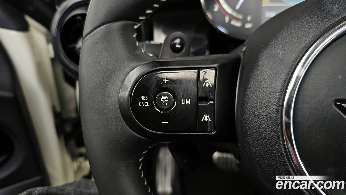 Mini Cooper Convertible 2022