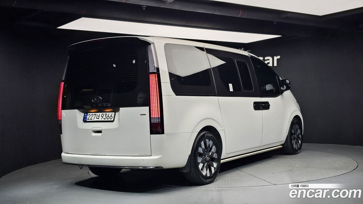 Hyundai Staria 2024