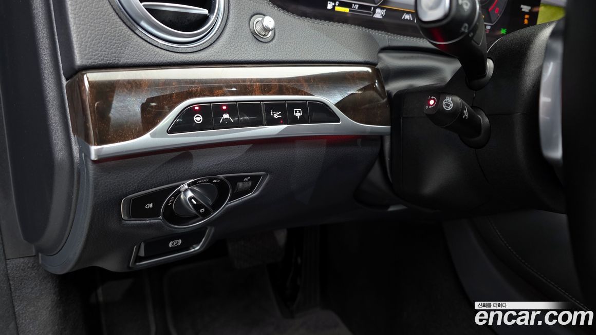 Mercedes-Benz S-Class 2020