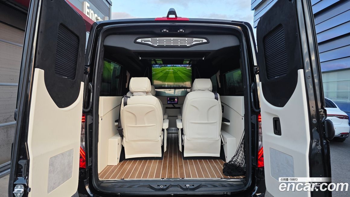 Mercedes-Benz Sprinter 2024