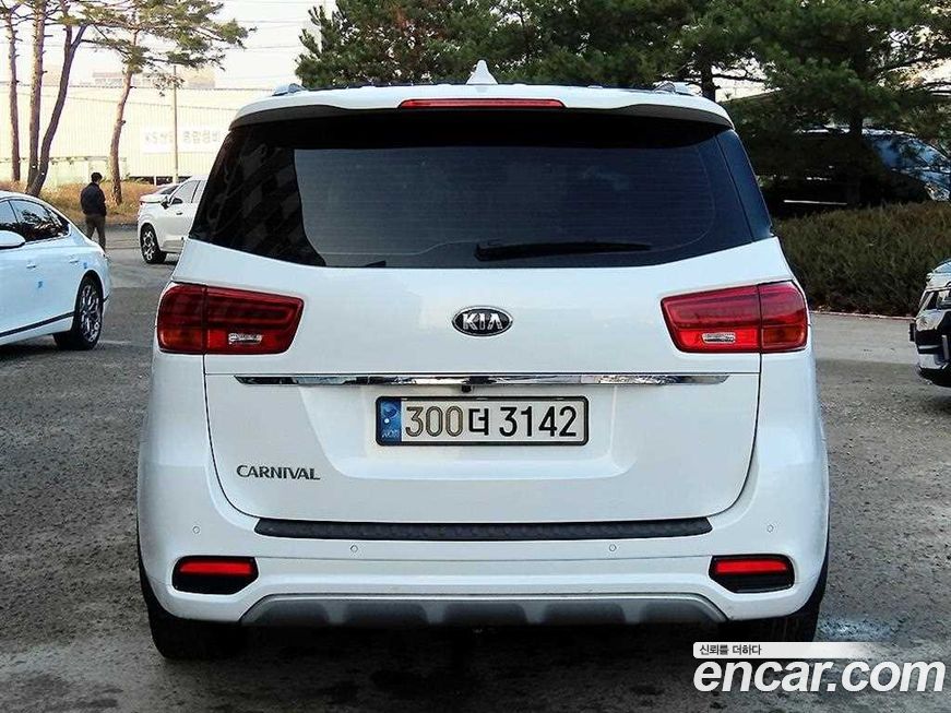 Kia Canival 2019