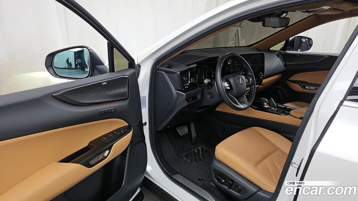 Lexus NX 2025