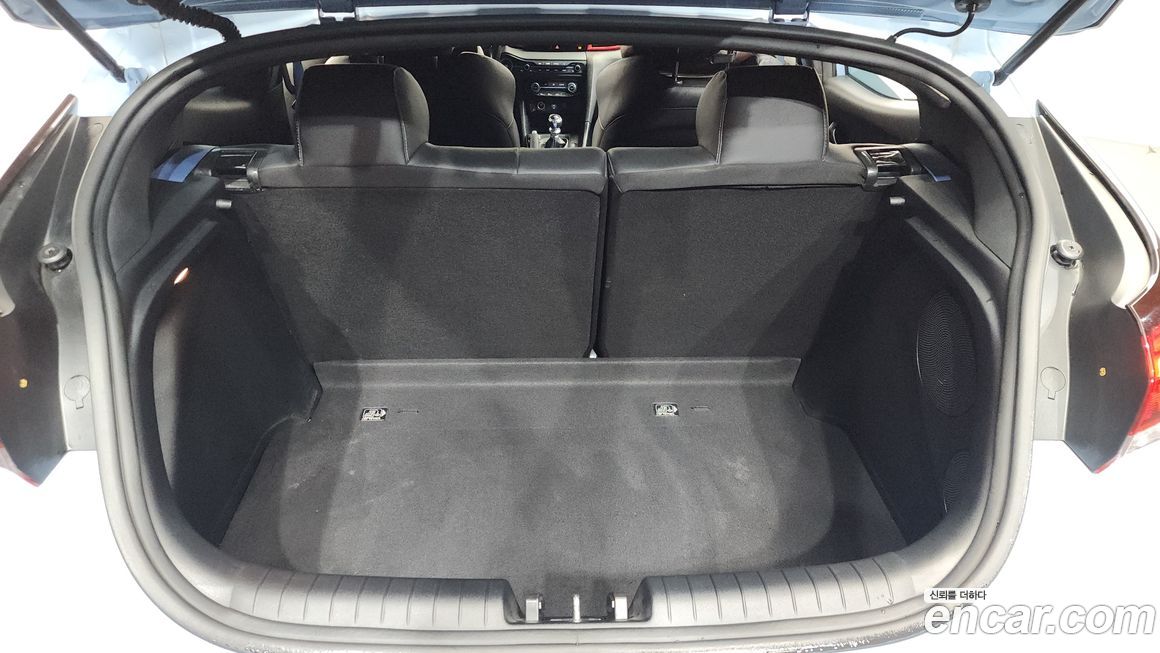 Hyundai Veloster 2021