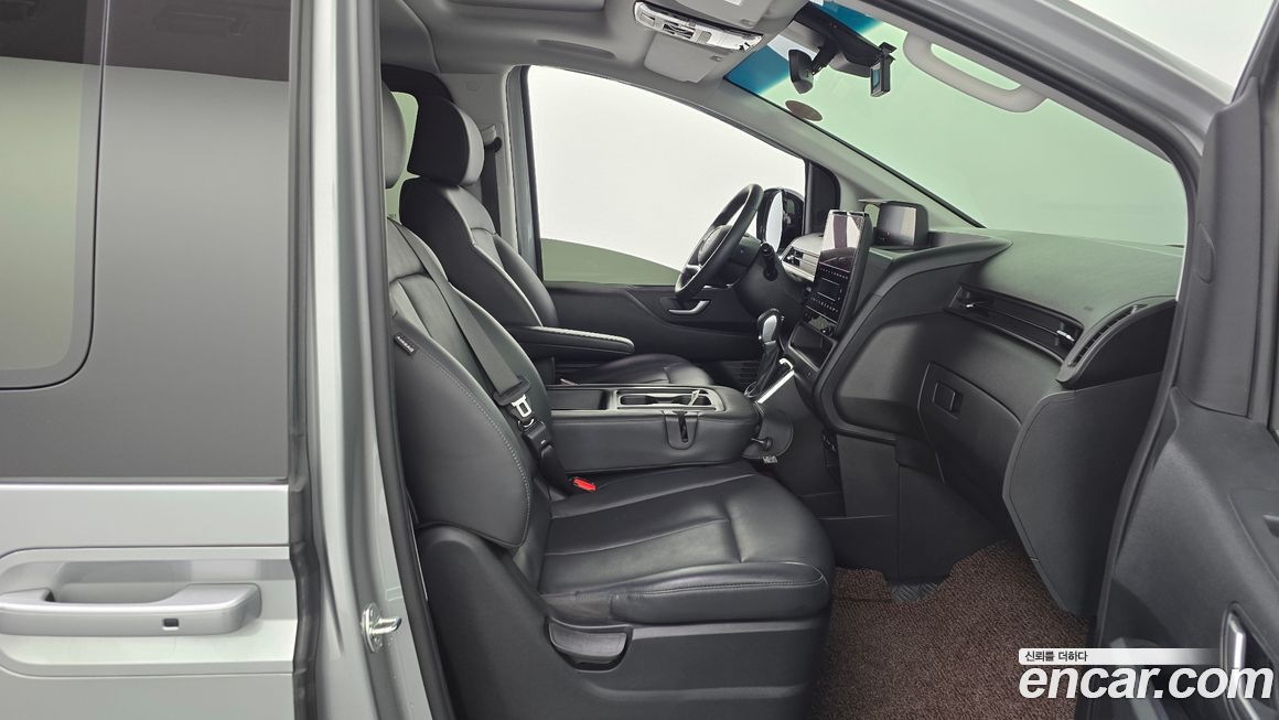 Hyundai Staria 2024