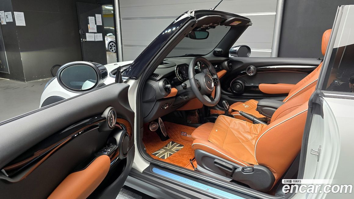 Mini Cooper Convertible 2024