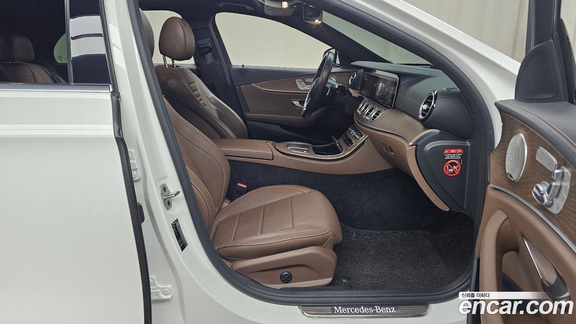 Mercedes-Benz E-Class 2021