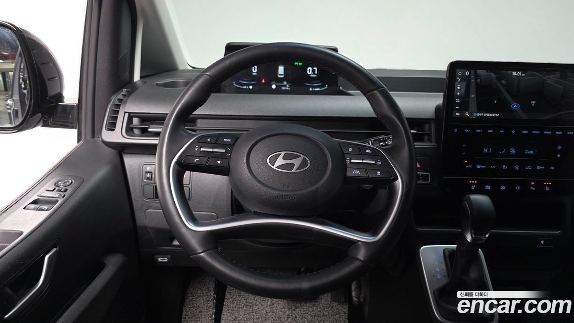 Hyundai Staria 2025