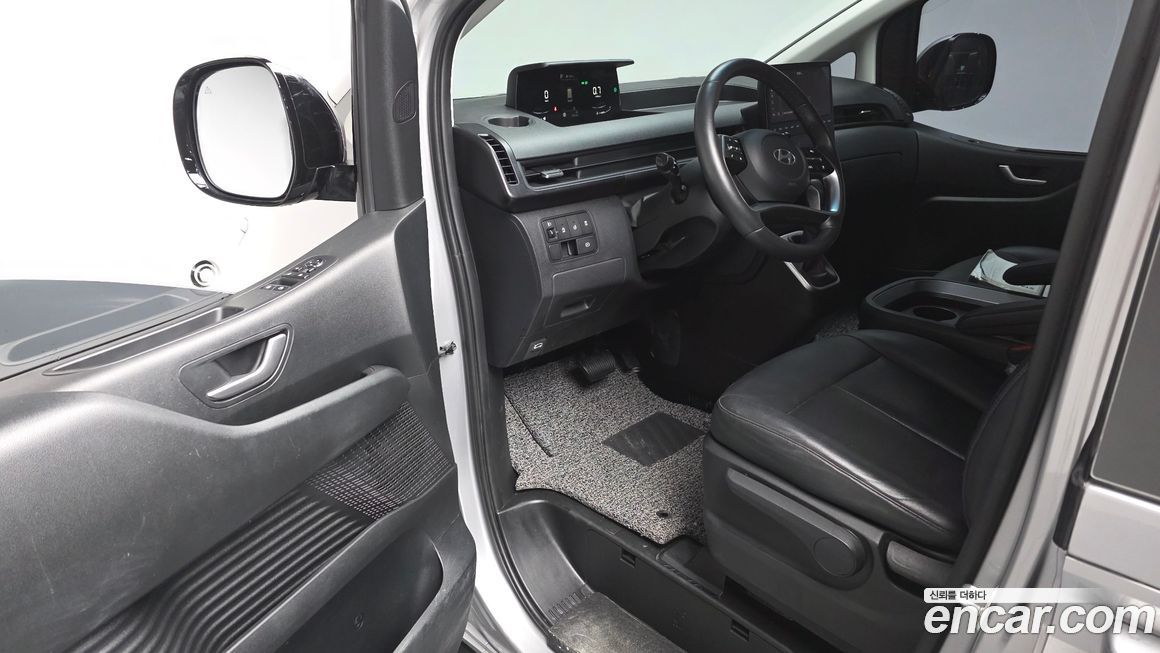 Hyundai Staria 2025