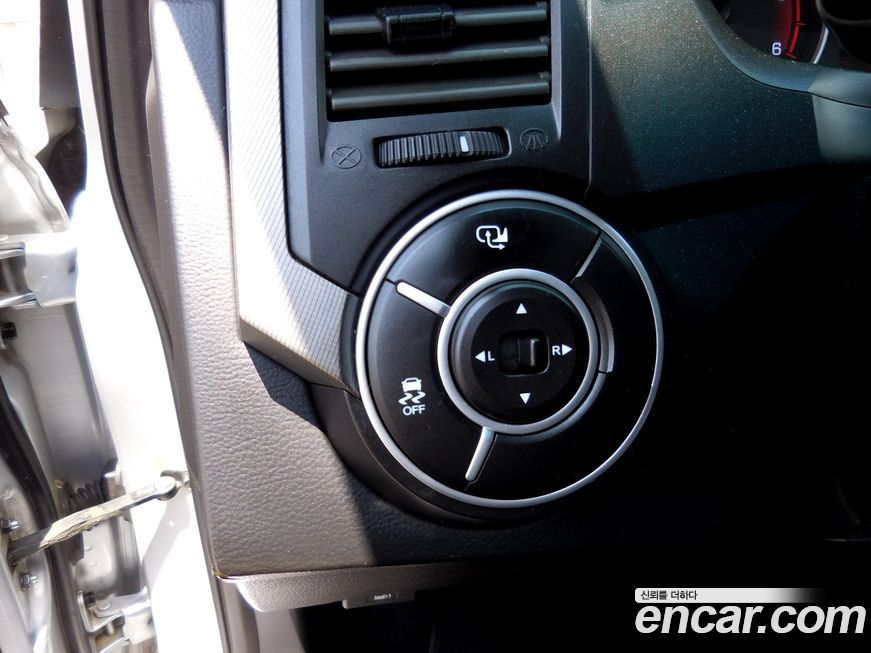 KG_Mobility_Ssangyong KORANDO 2012