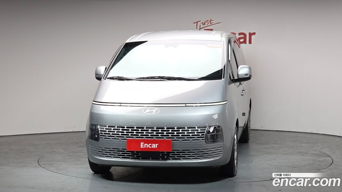 Hyundai Staria 2025