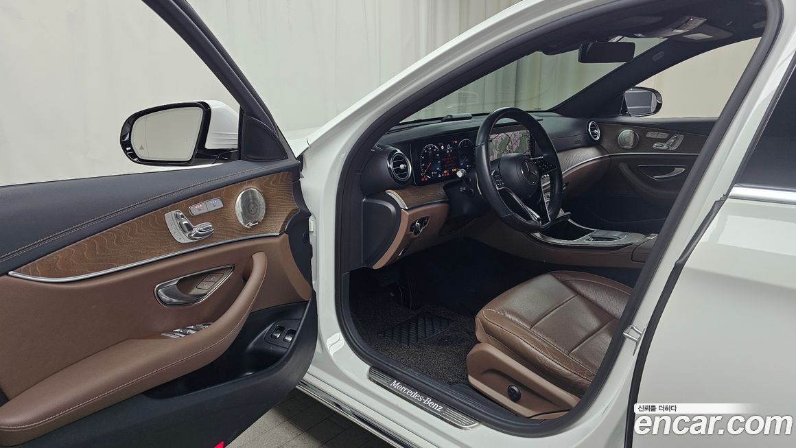 Mercedes-Benz E-Class 2021