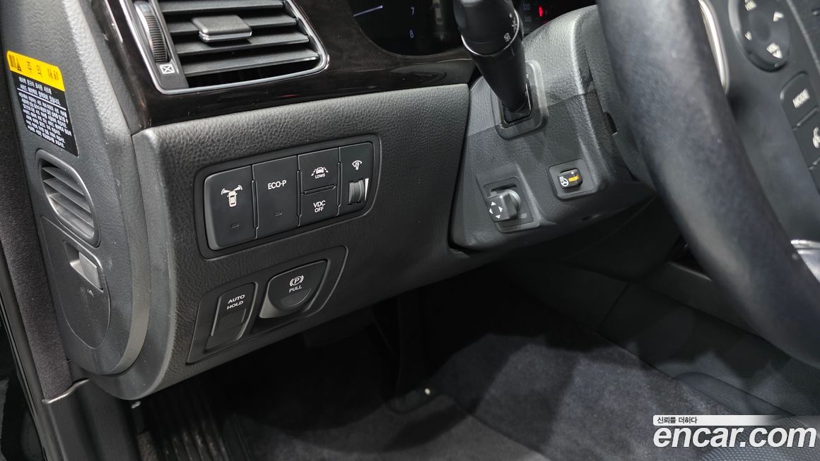 Hyundai Genesis 2013