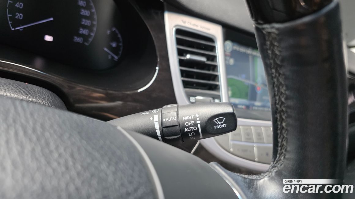 Hyundai Genesis 2013