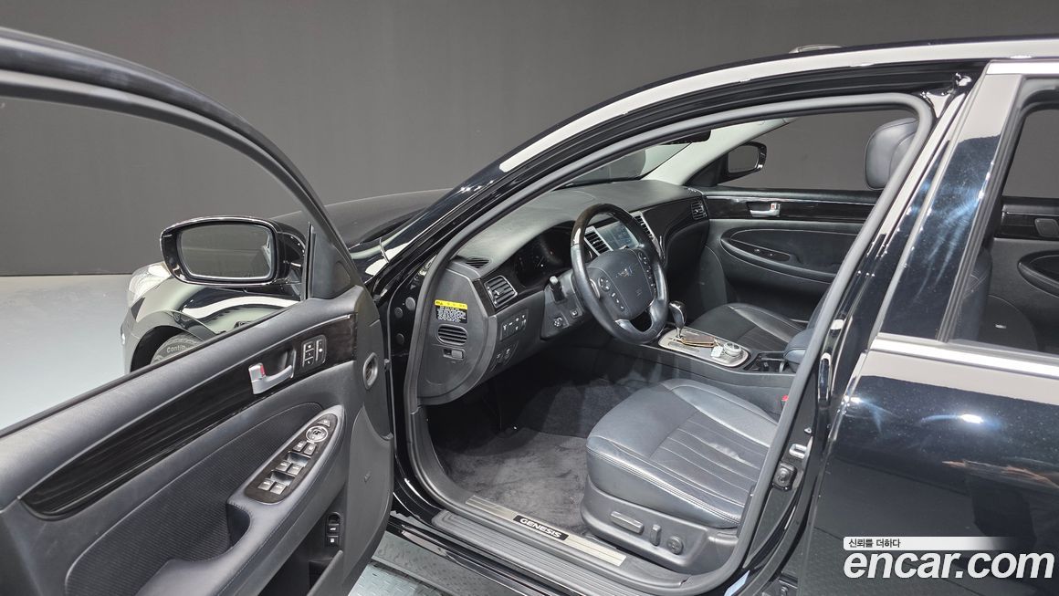 Hyundai Genesis 2013