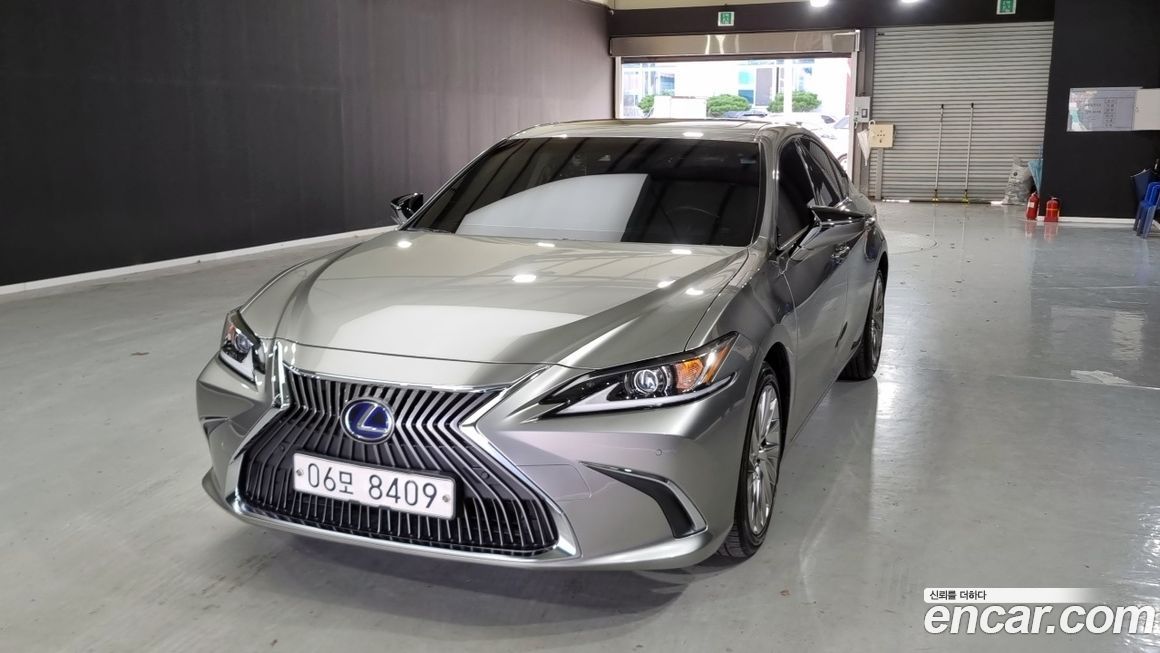 Lexus ES 2019