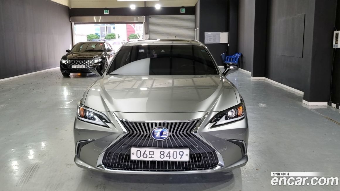 Lexus ES 2019
