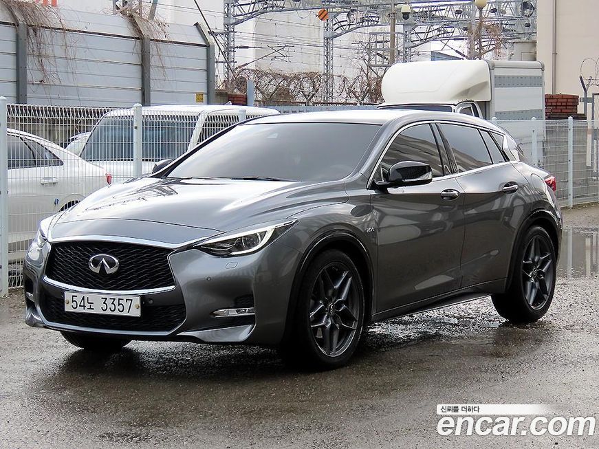 Infiniti Q30 2018