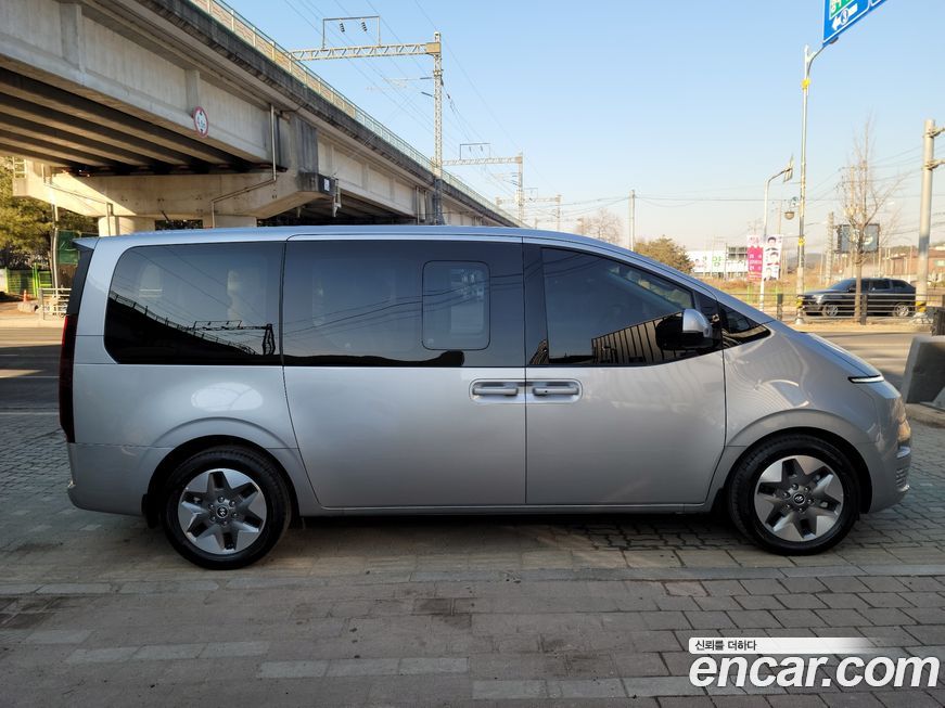 Hyundai Staria 2024