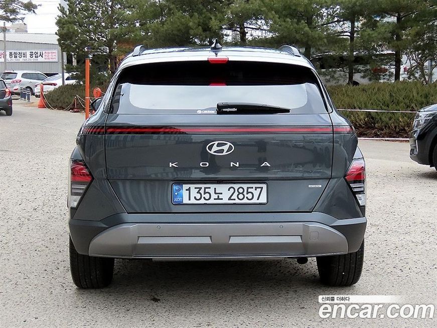 Hyundai Kona 2025