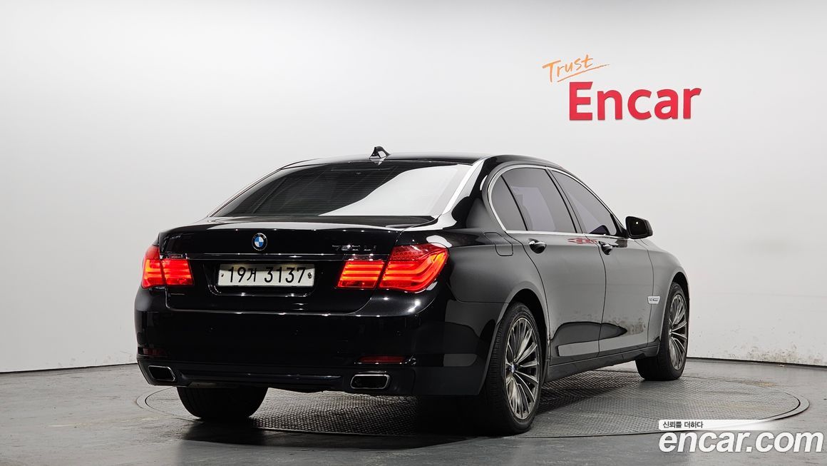 BMW 7-Series 2012