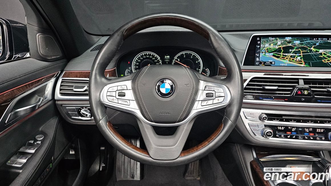 BMW 7-Series 2016