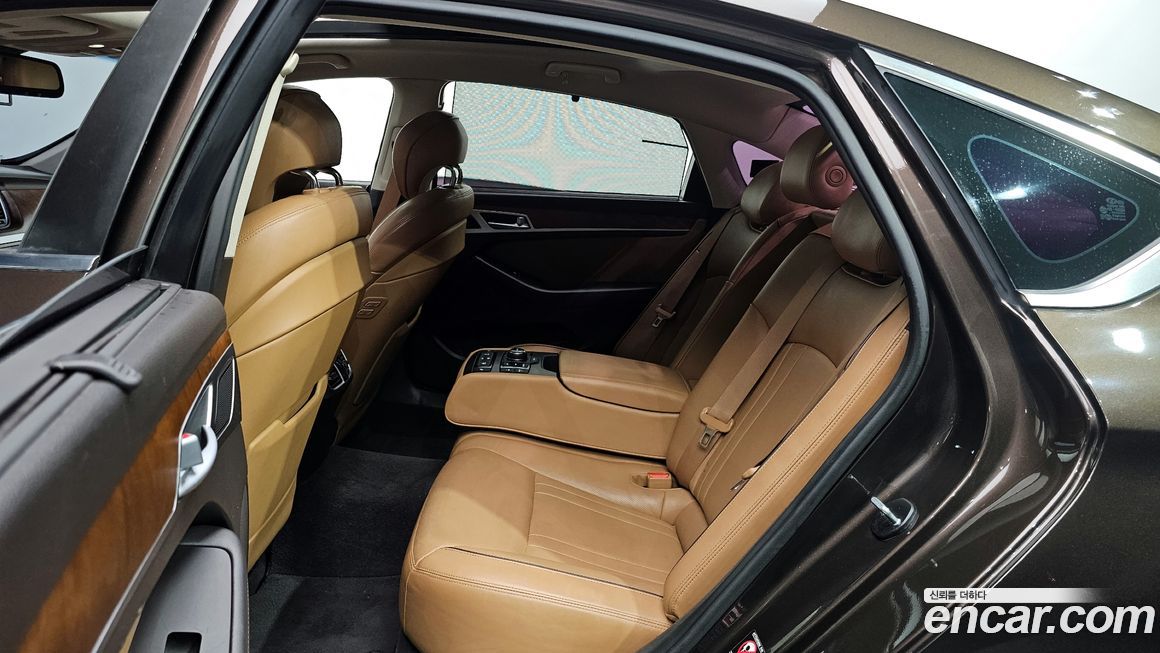 Hyundai Genesis 2016