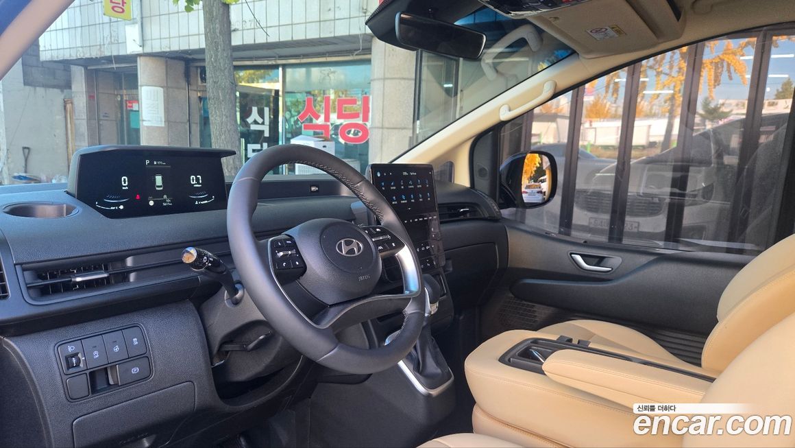 Hyundai Staria 2025