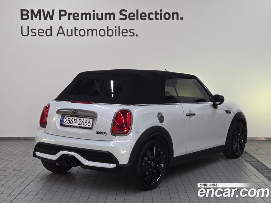Mini Cooper Convertible 2024