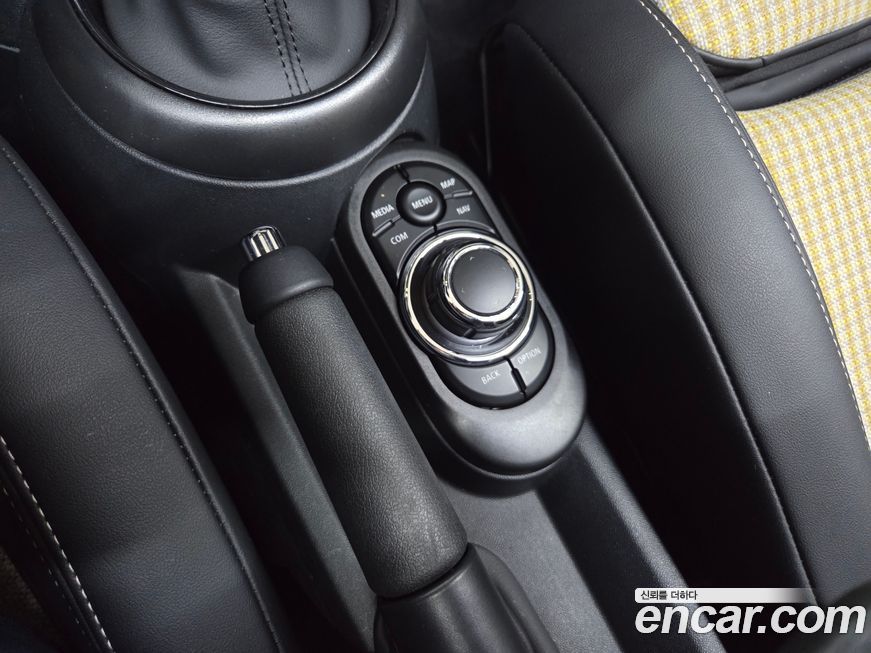 Mini Cooper Convertible 2024