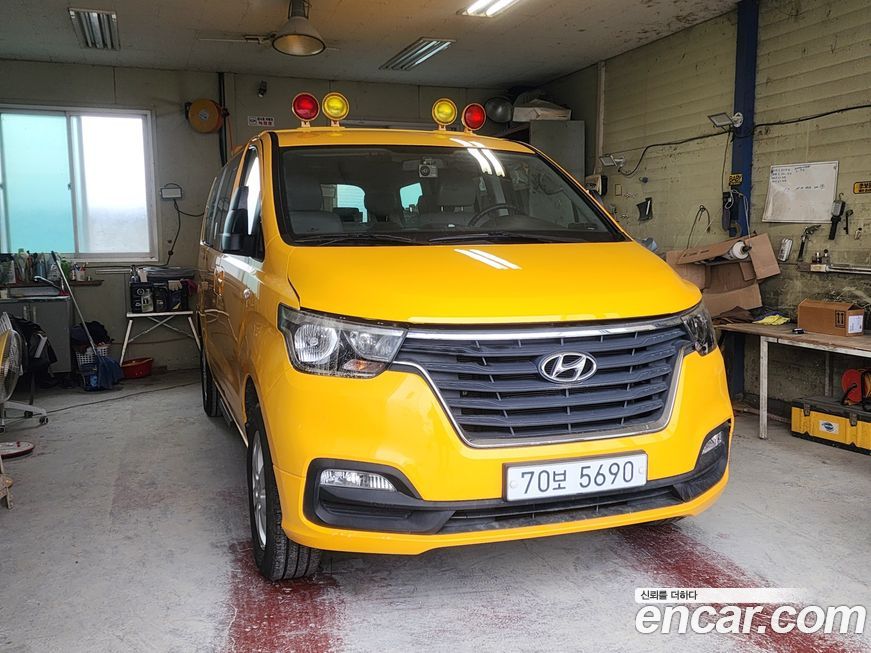 Hyundai Starex 2021