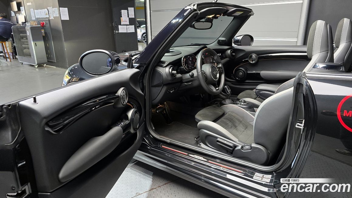 Mini Cooper Convertible 2023