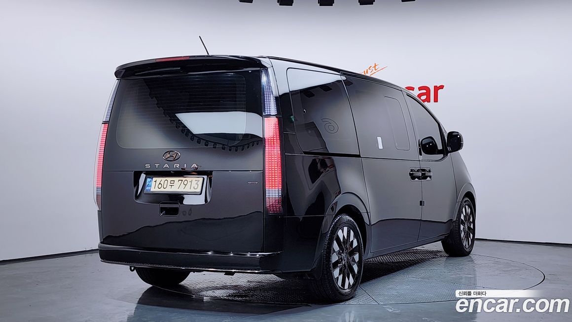 Hyundai Staria 2022