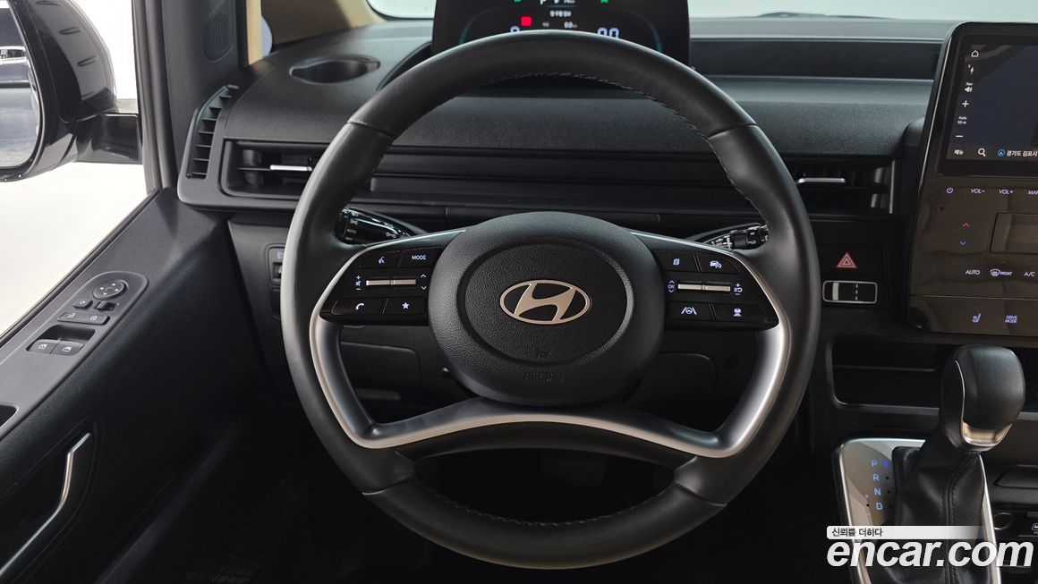 Hyundai Staria 2025