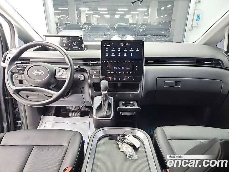 Hyundai Staria 2025