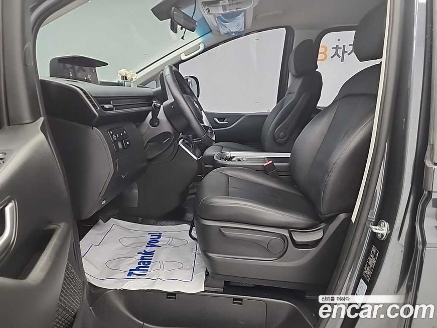 Hyundai Staria 2025