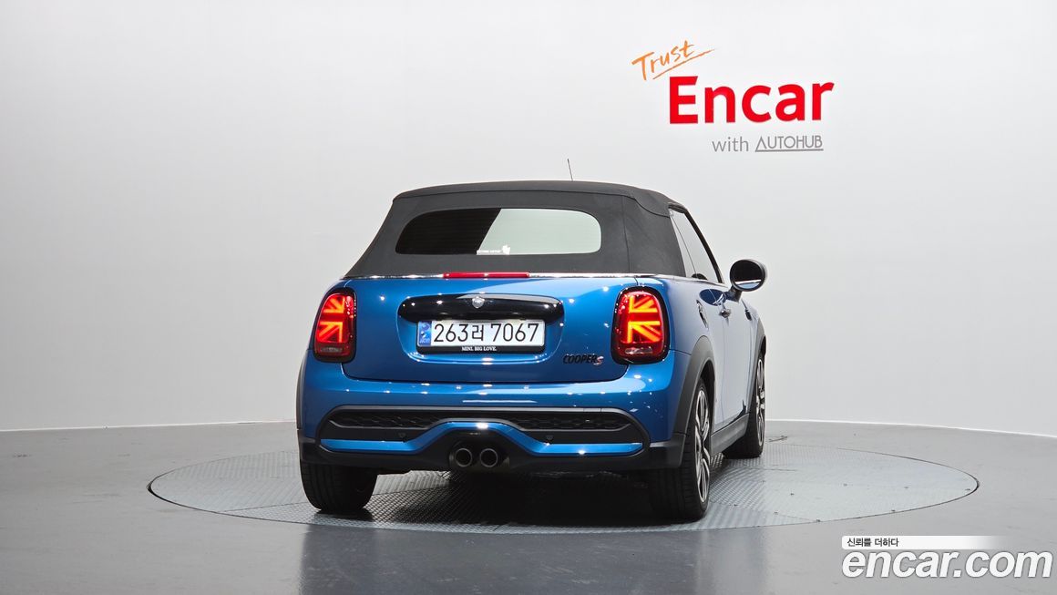 Mini Cooper Convertible 2024