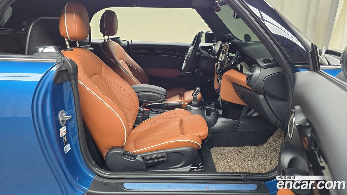 Mini Cooper Convertible 2024