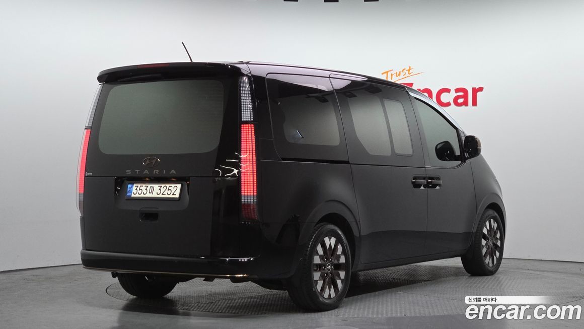 Hyundai Staria 2022