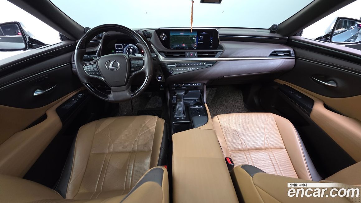 Lexus ES 2019