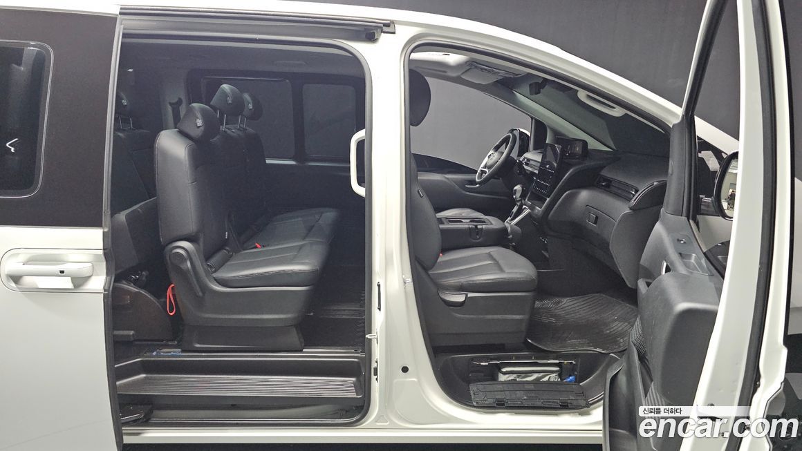 Hyundai Staria 2024