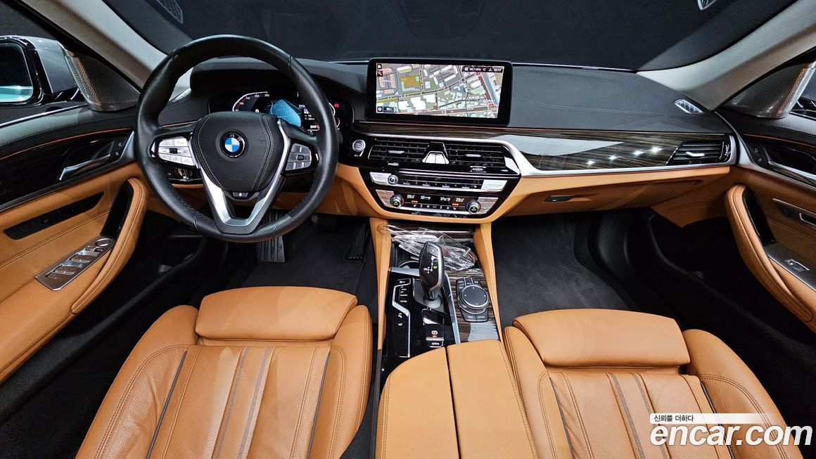 BMW 5-Series 2023
