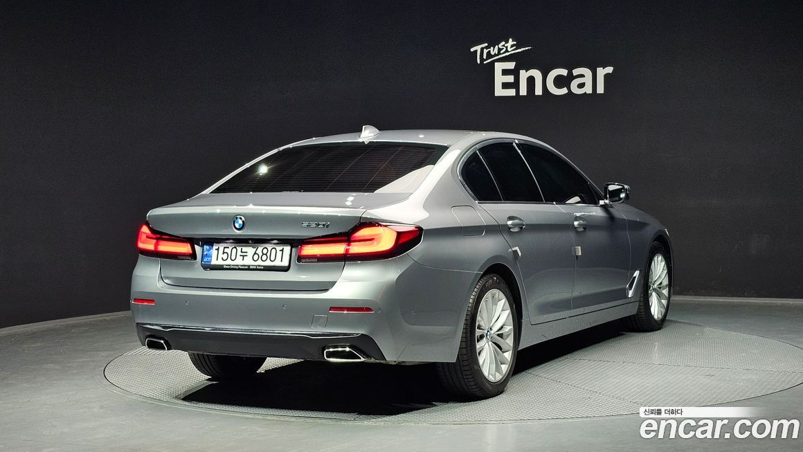 BMW 5-Series 2023