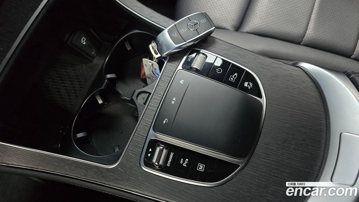 Mercedes-Benz GLC-Class 2021