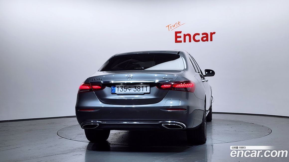 Mercedes-Benz E-Class 2021