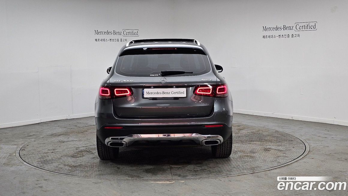 Mercedes-Benz GLC-Class 2021