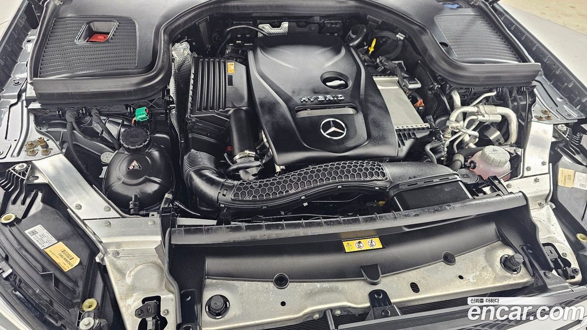 Mercedes-Benz GLC-Class 2021