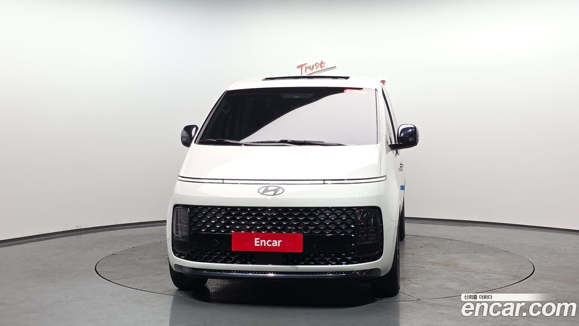 Hyundai Staria 2025