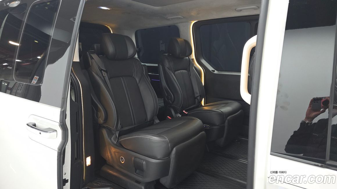Hyundai Staria 2025